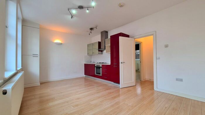 1 Bedroom Property To Rent In Market Chambers, Church Street, Enfield, EN2