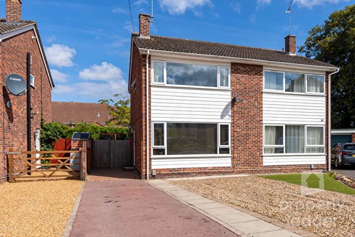 3 Bedroom Semi Detached House For Sale In Meadow Gardens, Norwich, NR6
