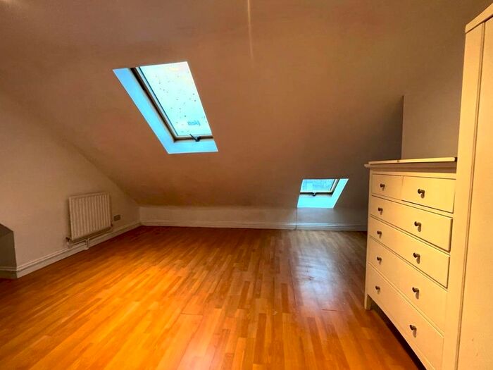 Studio To Rent In Almond Way, Mitcham, CR4