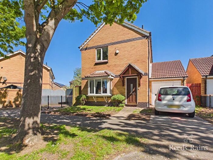 3 Bedroom Detached House For Sale In Pilots Way, Hull, East Yorkshire, HU9