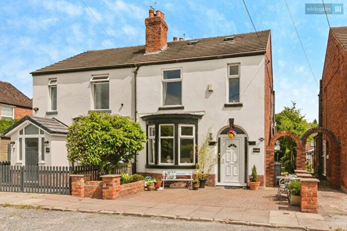 3 Bedroom Semi Detached House For Sale In Middlewich Road, Wistaston, Nantwich, Cheshire, CW5