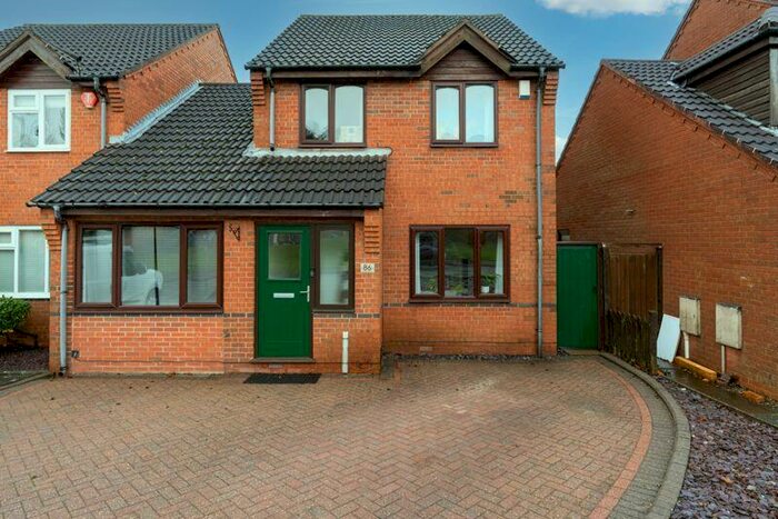 3 Bedroom Link Detached House For Sale In Auckland Road, Kingswinford, DY6