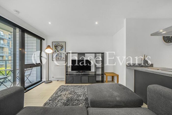 2 Bedroom Flat To Rent In Lindfield Street, Poplar, London, E14