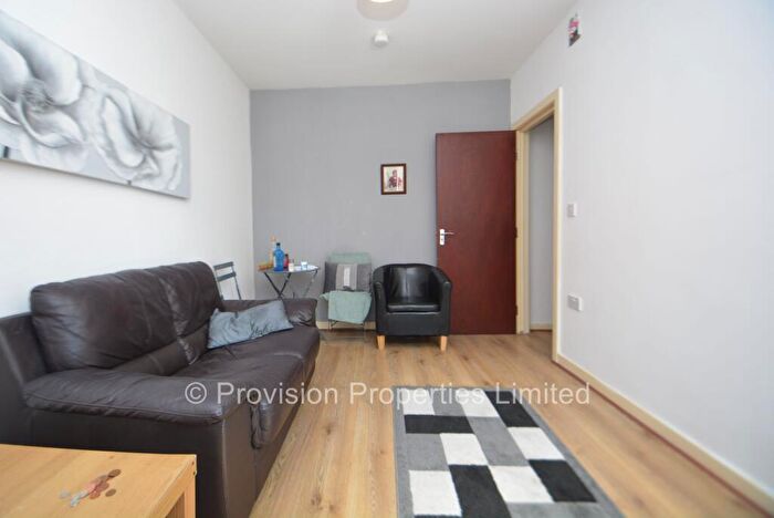 1 Bedroom Flat To Rent In Harold Walk, Hyde Park, Leeds, LS6