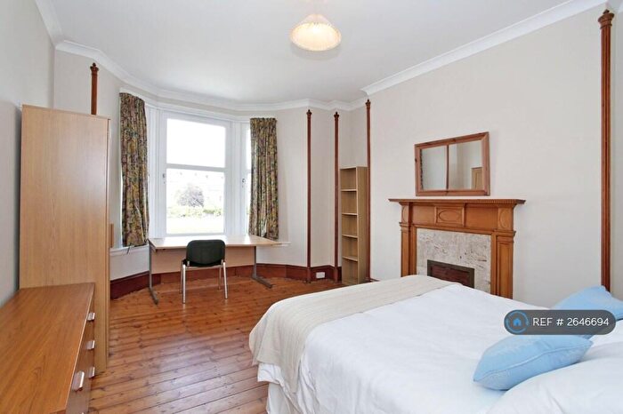 5 Bedroom Flat To Rent In Lilybank Place, Aberdeen, AB24