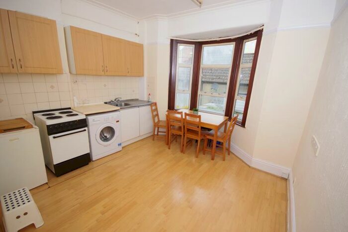 1 Bedroom Flat To Rent In Ballards Lane, Finchley, N3