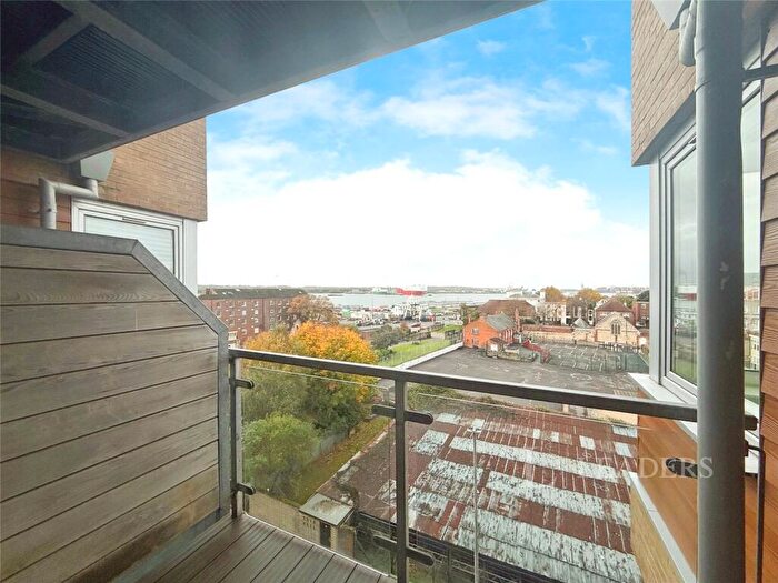 2 Bedroom Flat To Rent In Telephone House, High Street, SO14