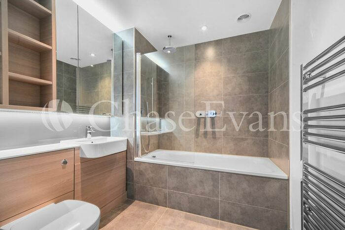 1 Bedroom Flat To Rent In Glasshouse Gardens, Glasshouse Gardens, Stratford, London, E20