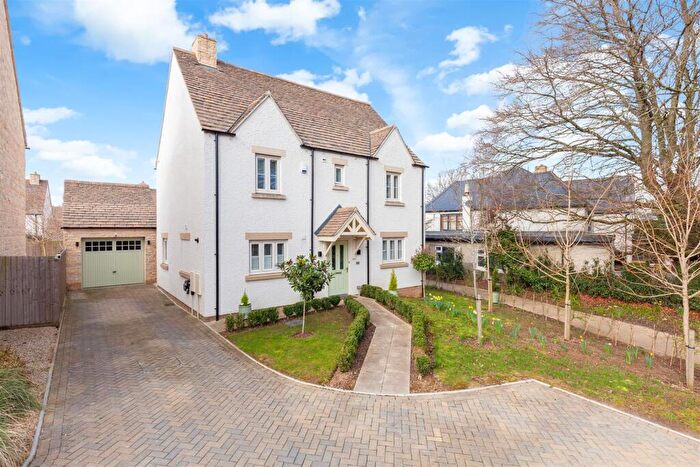 4 Bedroom Detached House For Sale In Forest Grove, Burford, OX18