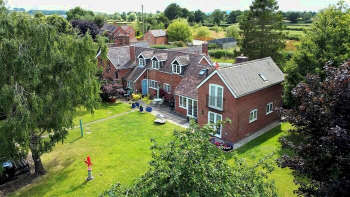 5 Bedroom Cottage For Sale In Lime Street, Eldersfield, Gloucester, GL19