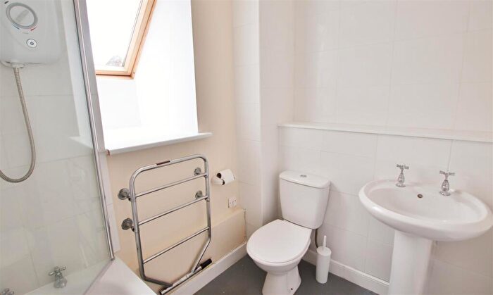 2 Bedroom Apartment For Sale In The Ropewalk, Bradford-On-Avon, BA15