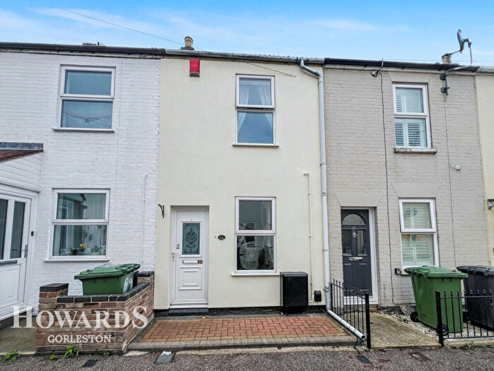 2 Bedroom Terraced House For Sale In Manby Road, Gorleston, NR31