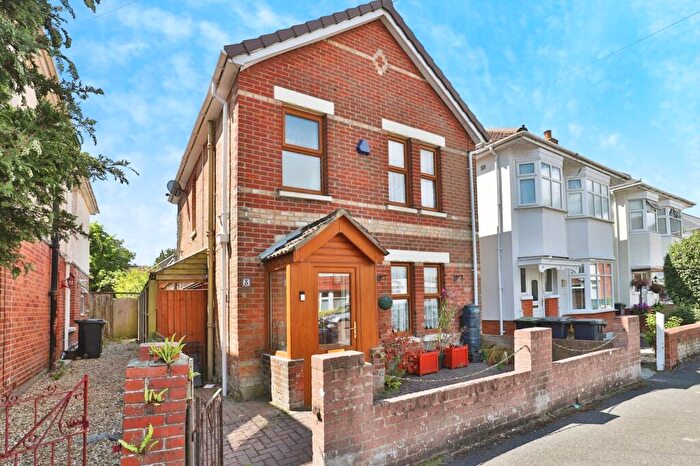 2 Bedroom Detached House For Sale In Clive Road, Winton, Bournemouth, Dorset, BH9