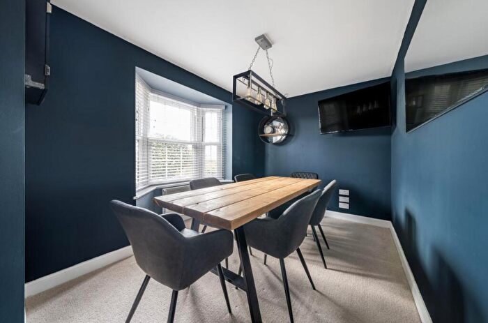 3 Bedroom Semi-Detached House For Sale In Walford Grove, Kempston, Bedford, MK42