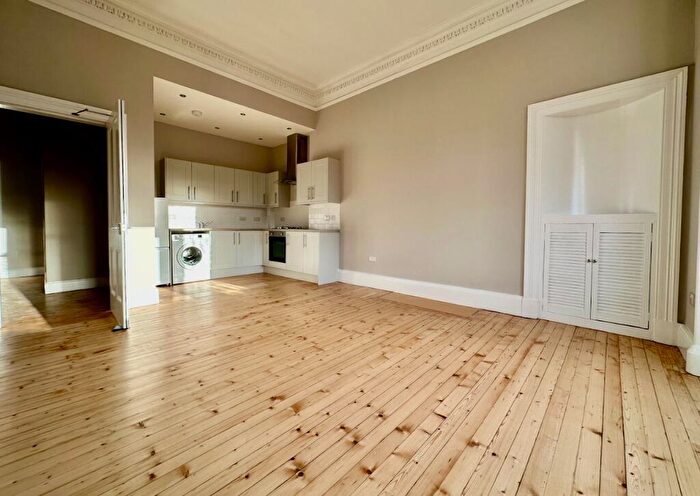 2 Bedroom Flat To Rent In Gorgie Road, Gorgie, Edinburgh, EH11