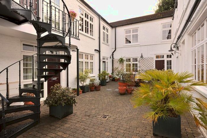 1 Bedroom Flat To Rent In Anchor Mews, London, SW12