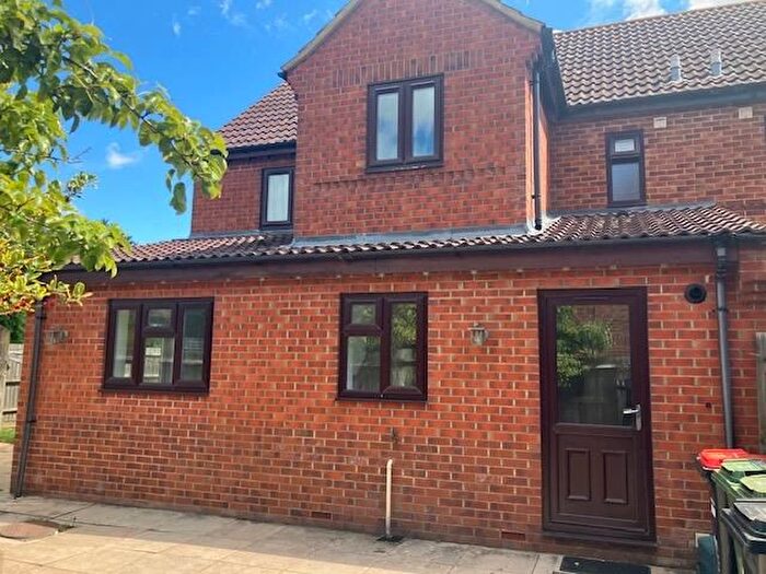 3 Bedroom Property To Rent In Tredington Grove, Caldecotte, Milton Keynes, MK7