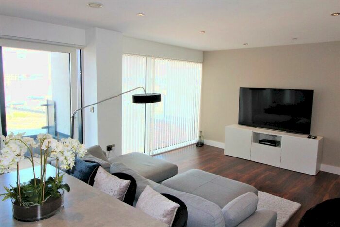 2 Bedroom Apartment To Rent In Wilburn Basin, Salford, M5