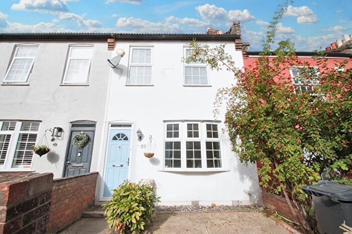 2 Bedroom House For Sale In Ray Lodge Road, Woodford Green, IG8