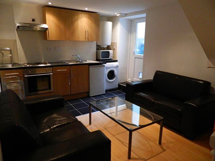 1 Bedroom Flat To Rent In Cathays Terrace, Cathays, CF24