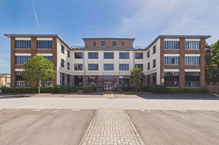 2 Bedroom Flat For Sale In O'Gorman Avenue, Farnborough, Hampshire, GU14