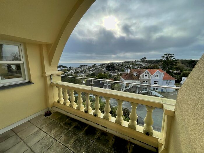 2 Bedroom Flat To Rent In Sea View Road, Falmouth, TR11