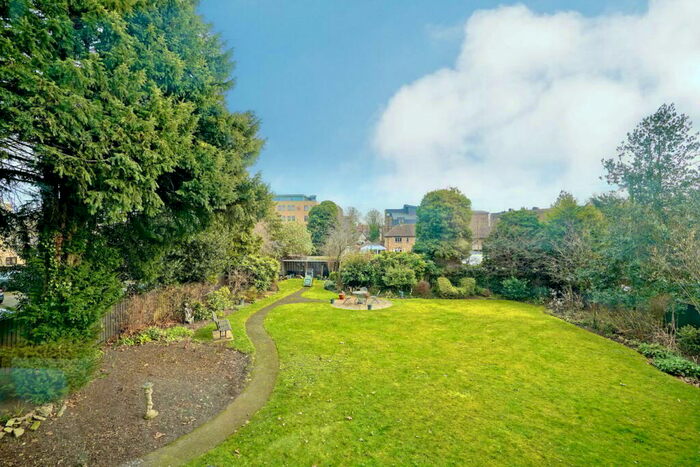 1 Bedroom Apartment For Sale In George Street, Huntingdon, PE29