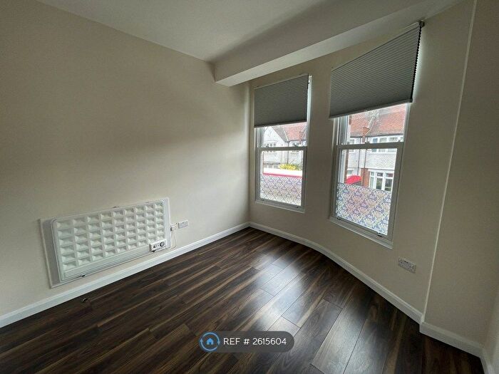 1 Bedroom Flat To Rent In Muswell Hill Broadway, London, N10