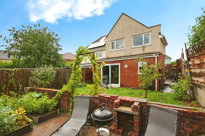 5 Bedroom Semi-Detached House For Sale In Marshfield Road, Bristol, BS16