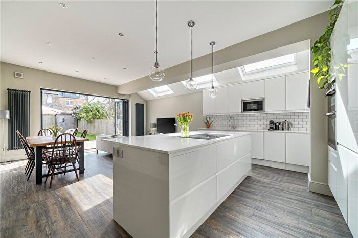 5 Bedroom Terraced House For Sale In Goodwyns Vale, London, N10