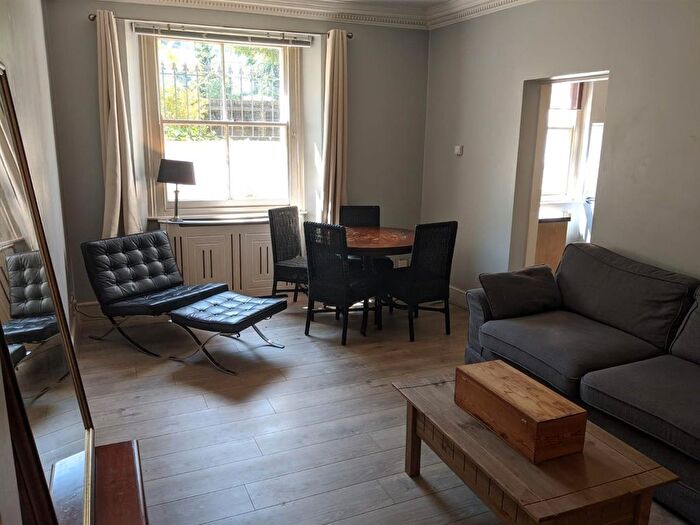 1 Bedroom Flat To Rent In South Lambeth Road, London, SW8