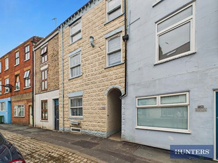 4 Bedroom Property To Rent In Queen Street, Filey, YO14