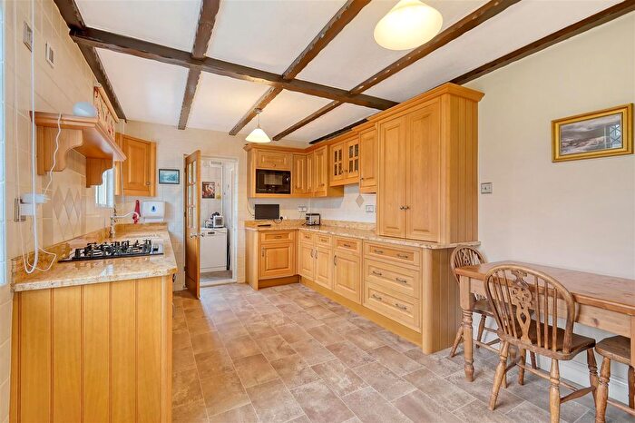 3 Bedroom Semi-Detached House For Sale In Wood View, Grays, RM17