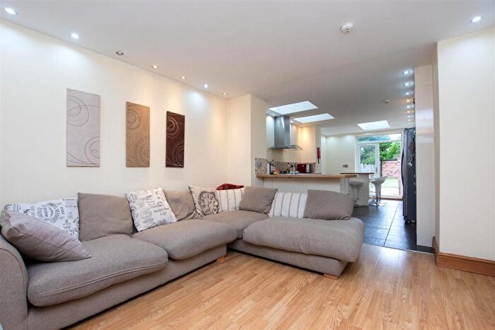 6 Bedroom House To Rent In Hubert Road, Birmingham, West Midlands, B29