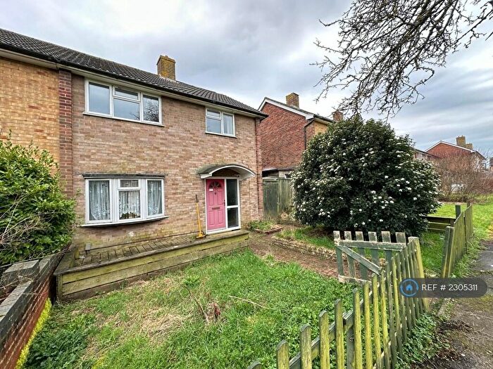 4 Bedroom End Of Terrace House To Rent In Paddock Road, Basingstoke, RG22