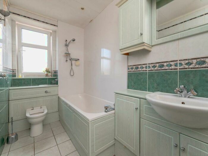 2 Bedroom Flat For Sale In High Street, Musselburgh, EH21