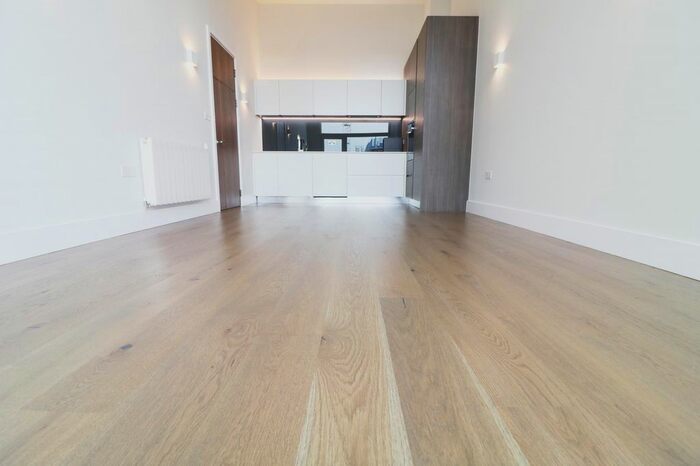 2 Bedroom Flat To Rent In Marsden House, Pegler Square, Kidbrooke Village, Greenwhich, London, SE3