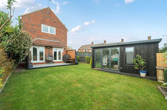 3 Bedroom Detached House For Sale In Luffs Meadow, Northchapel, GU28