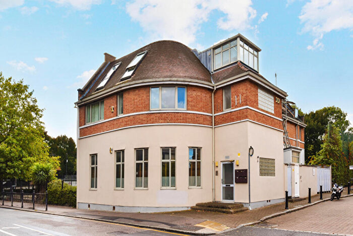 2 Bedroom Flat For Sale In Devonshire House, Westferry Road, London, E14