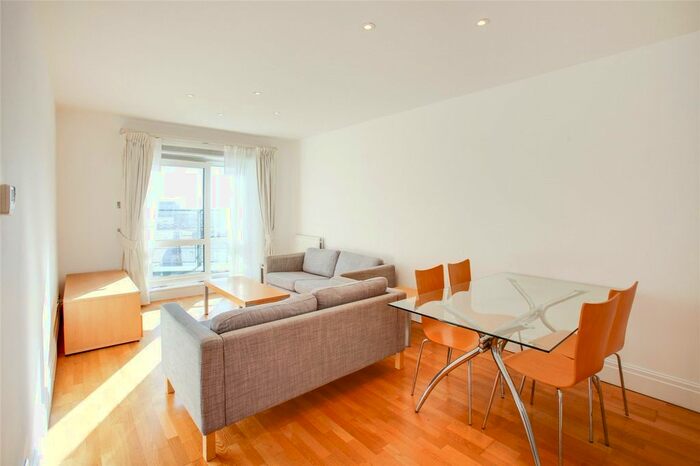 2 Bedroom Flat To Rent In Beckford Close, Kensington, London, W14