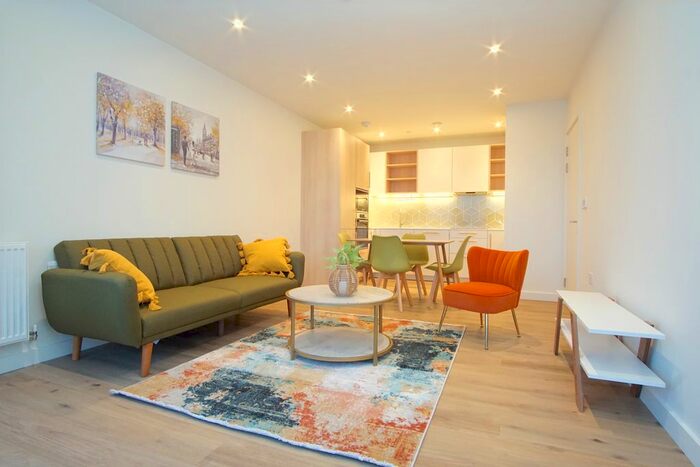 2 Bedroom Flat To Rent In Alington House, Mary Neuner Road, London, N8