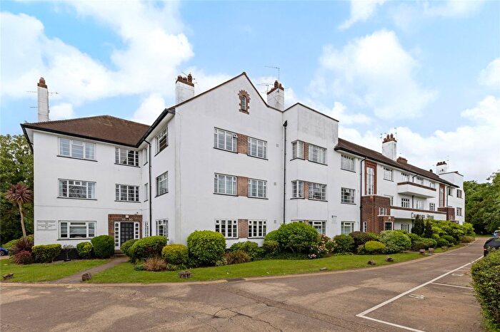 3 Bedroom Flat To Rent In Chertsey Road, Twickenham, TW1