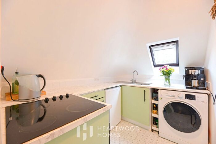 1 Bedroom Flat For Sale In London Road, St Albans, AL1