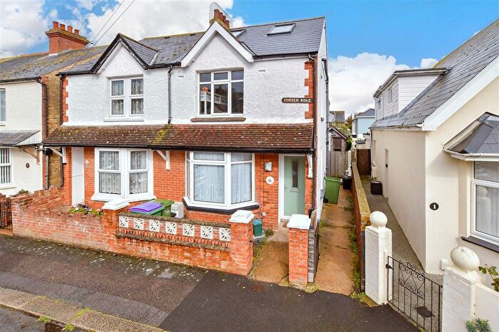 3 Bedroom Semi-detached House For Sale In Cobden Road, Hythe, Kent, CT21