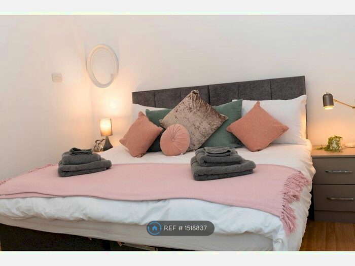 3 Bedroom Semi-Detached House To Rent In Stamford Road, London, N15