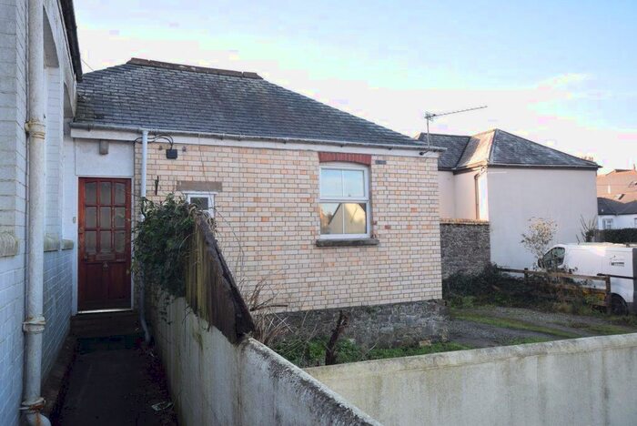 2 Bedroom Bungalow To Rent In Whites Lane, Torrington, EX38