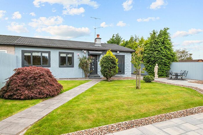 3 Bedroom Semi-Detached Bungalow For Sale In Harvey Avenue, Polmont, FK2