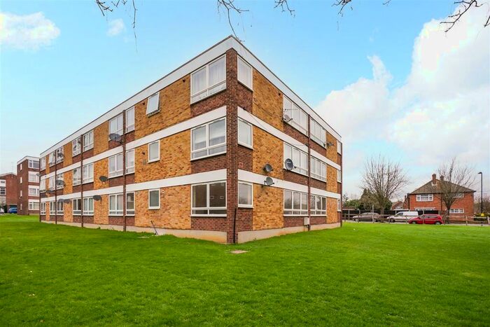 2 Bedroom Flat To Rent In Beech Court, Lilliput Avenue, Northolt, UB5