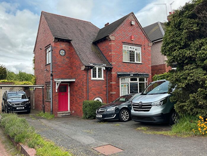 3 Bedroom Detached House For Sale In Grange Lane, Stourbrigde, West Midlands, DY9