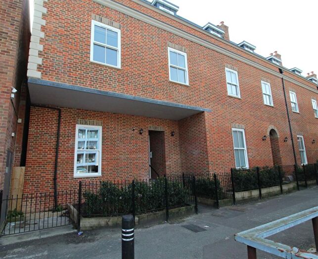 2 Bedroom Flat To Rent In Westons Lane, Poole, BH15